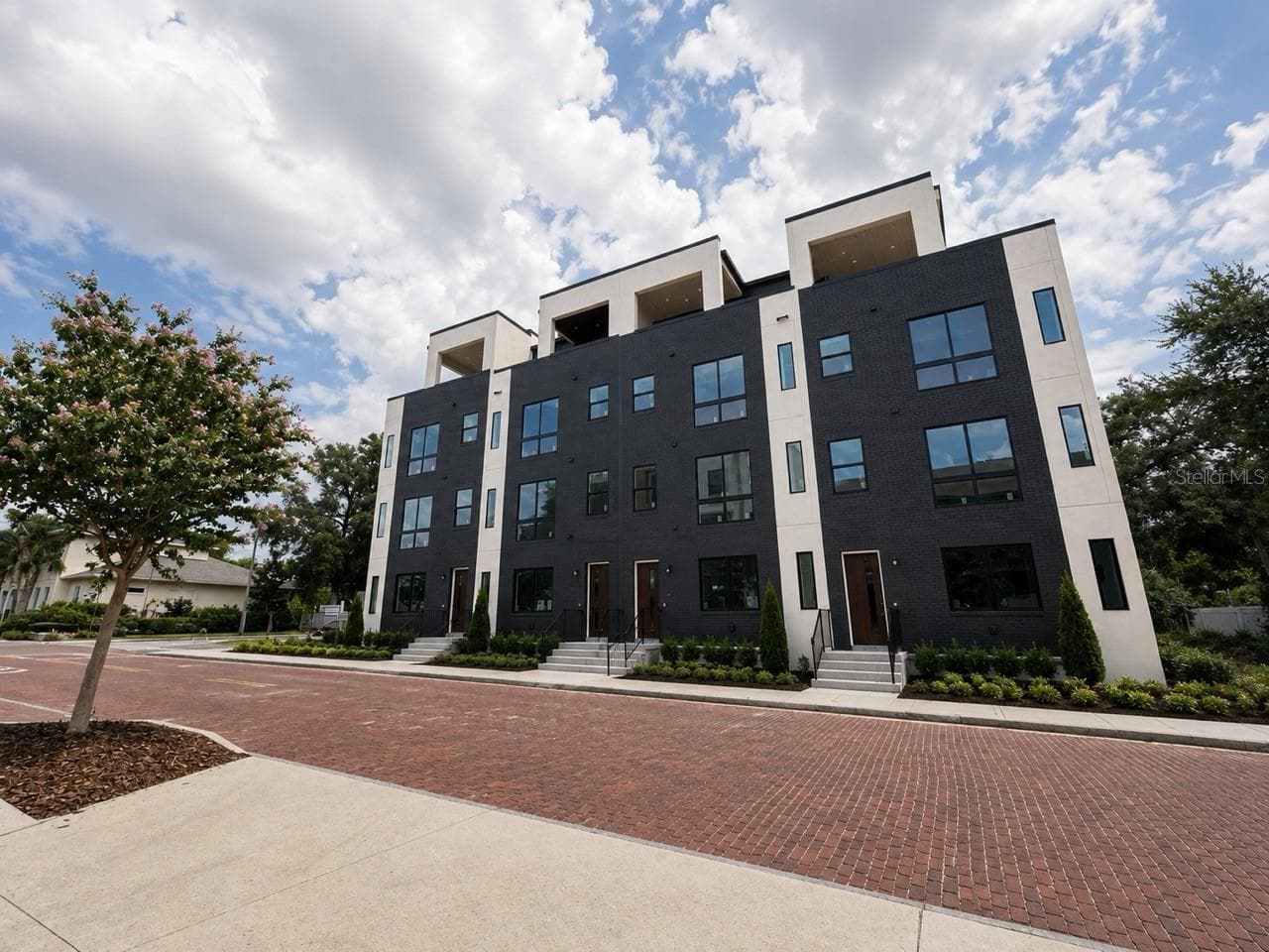 2117 N Ola Ave #3