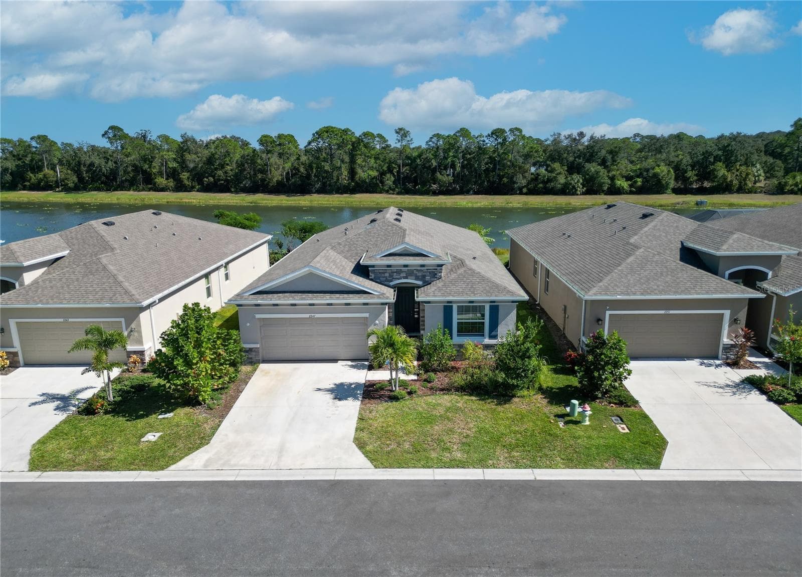 2247 Midnight Pearl Dr photo 2
