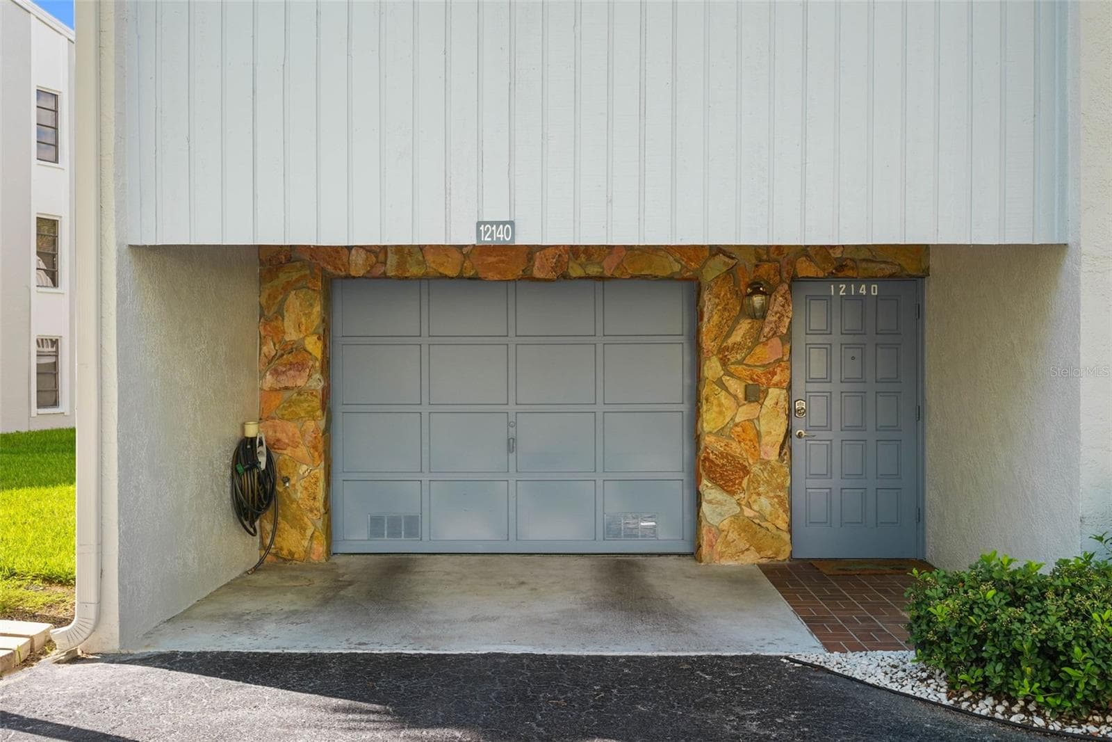 12140 Capri Cir S photo 4