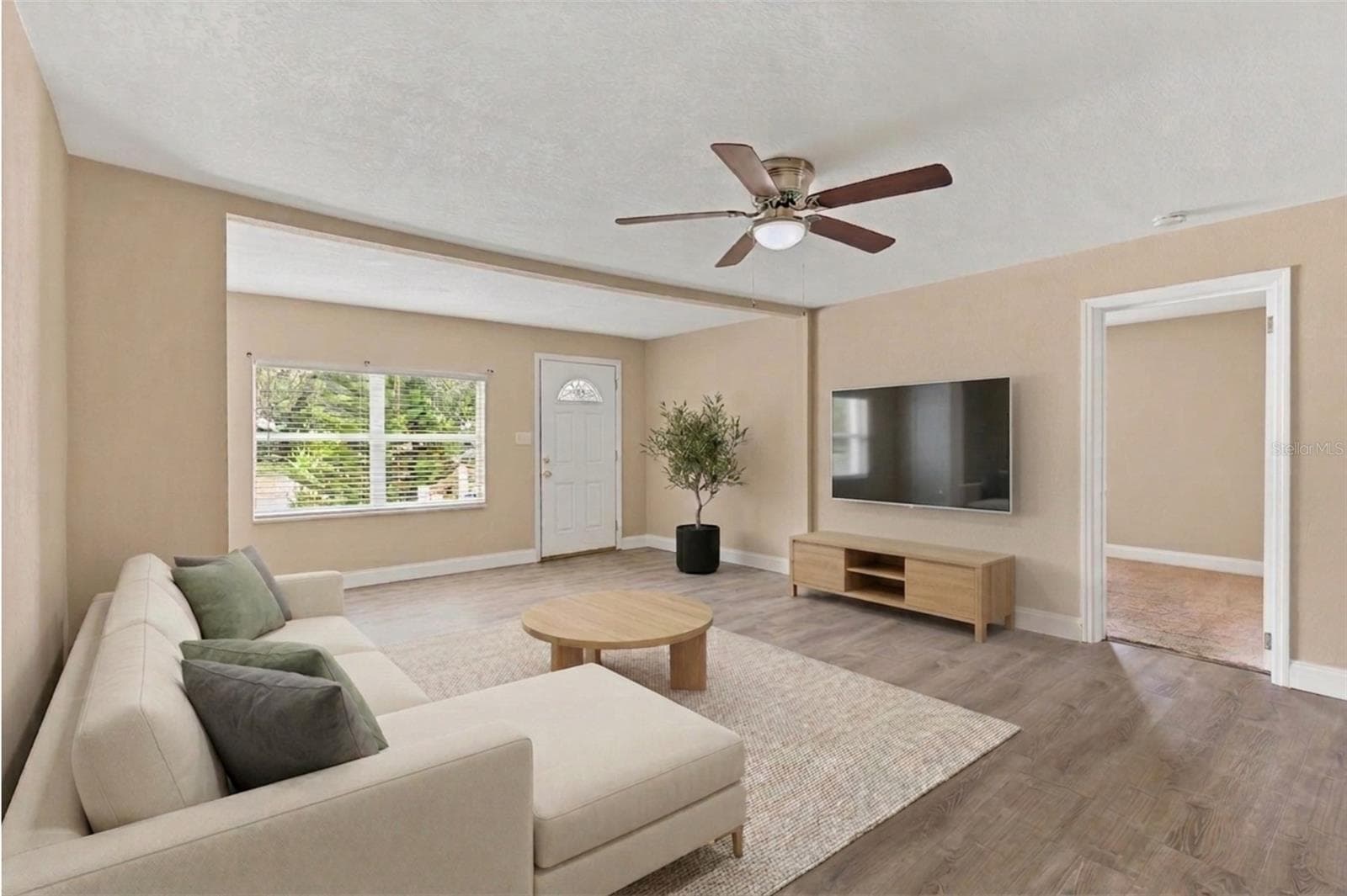 118 David Ave photo 3