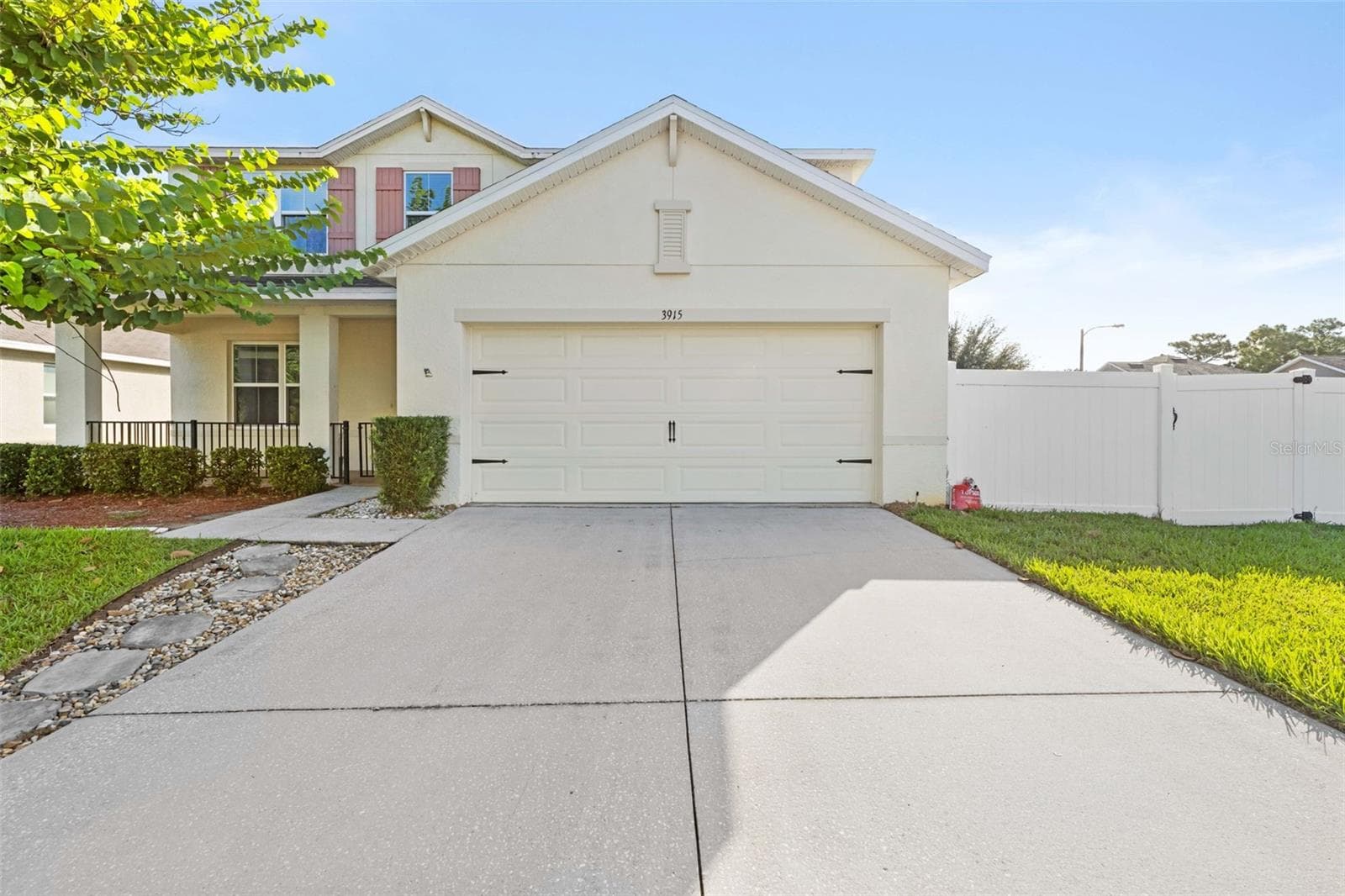 3915 Bramblewood Loop photo 2