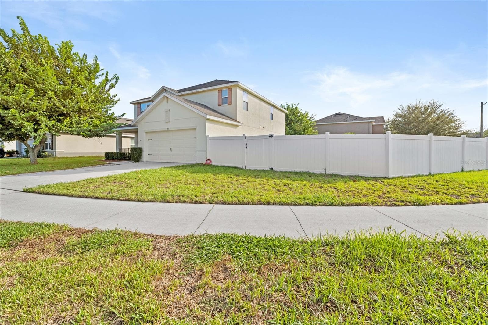 3915 Bramblewood Loop photo 4