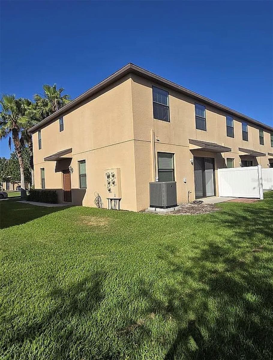 10259 Villa Palazzo CT photo 3