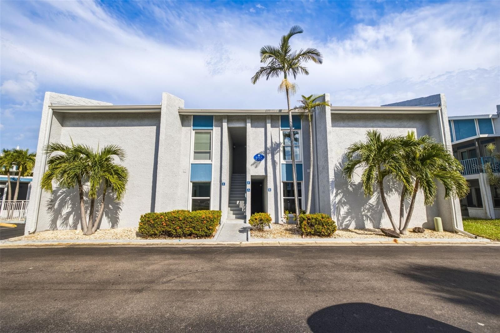230 Medallion Blvd #F photo 3