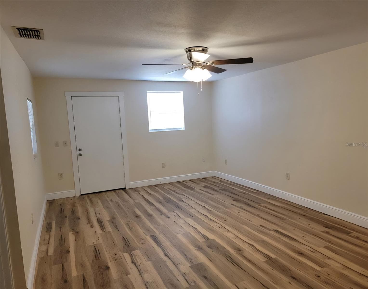 540 S Clayton Ave photo 4