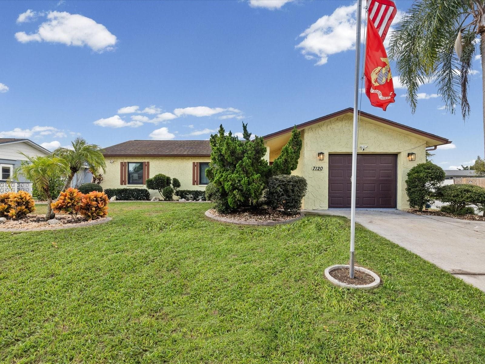 7120 Coral Reef Dr photo 3