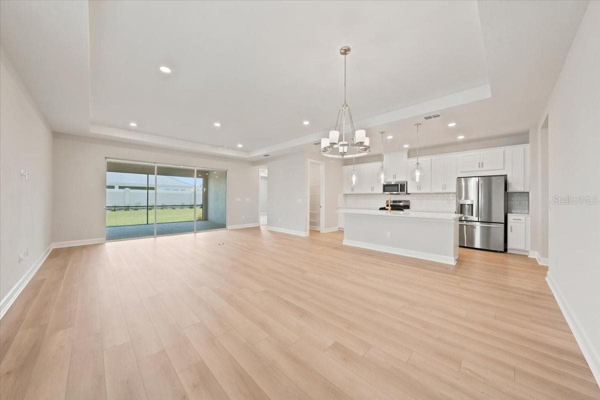 13836 Fletcher Dr photo 5