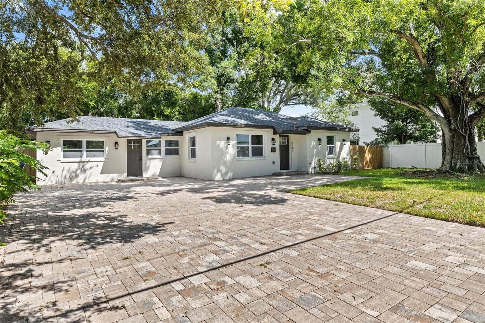 1104 S Lois Ave photo 3