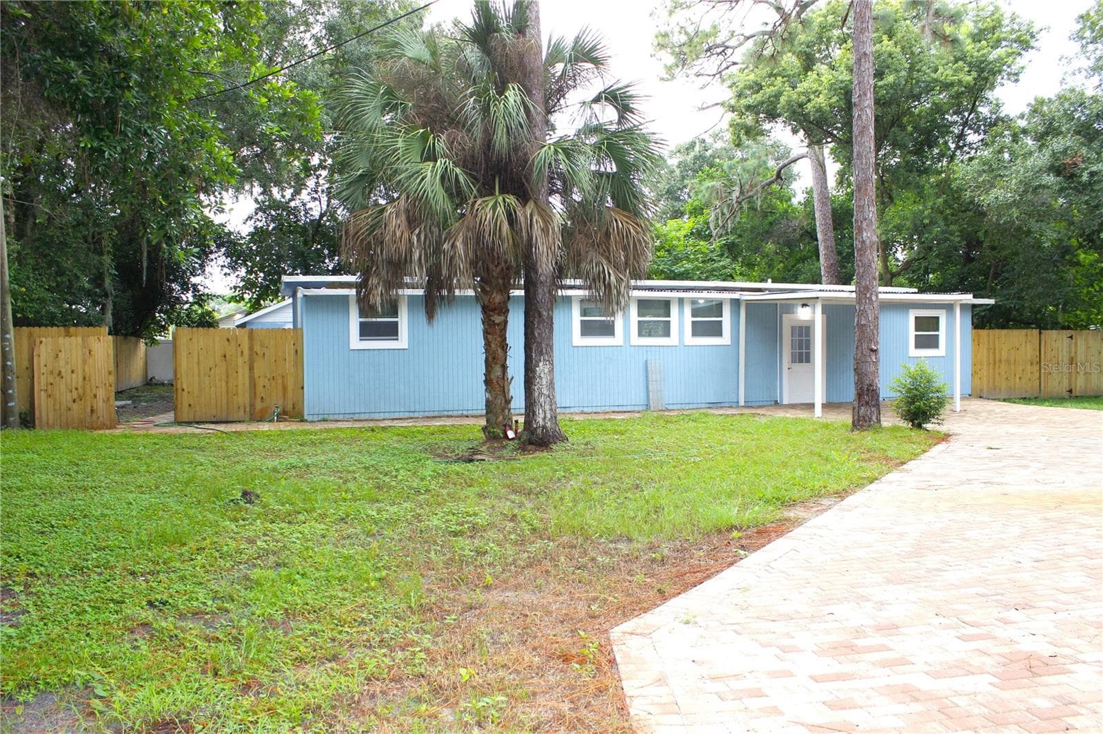 6934 Azlee Ave photo 2