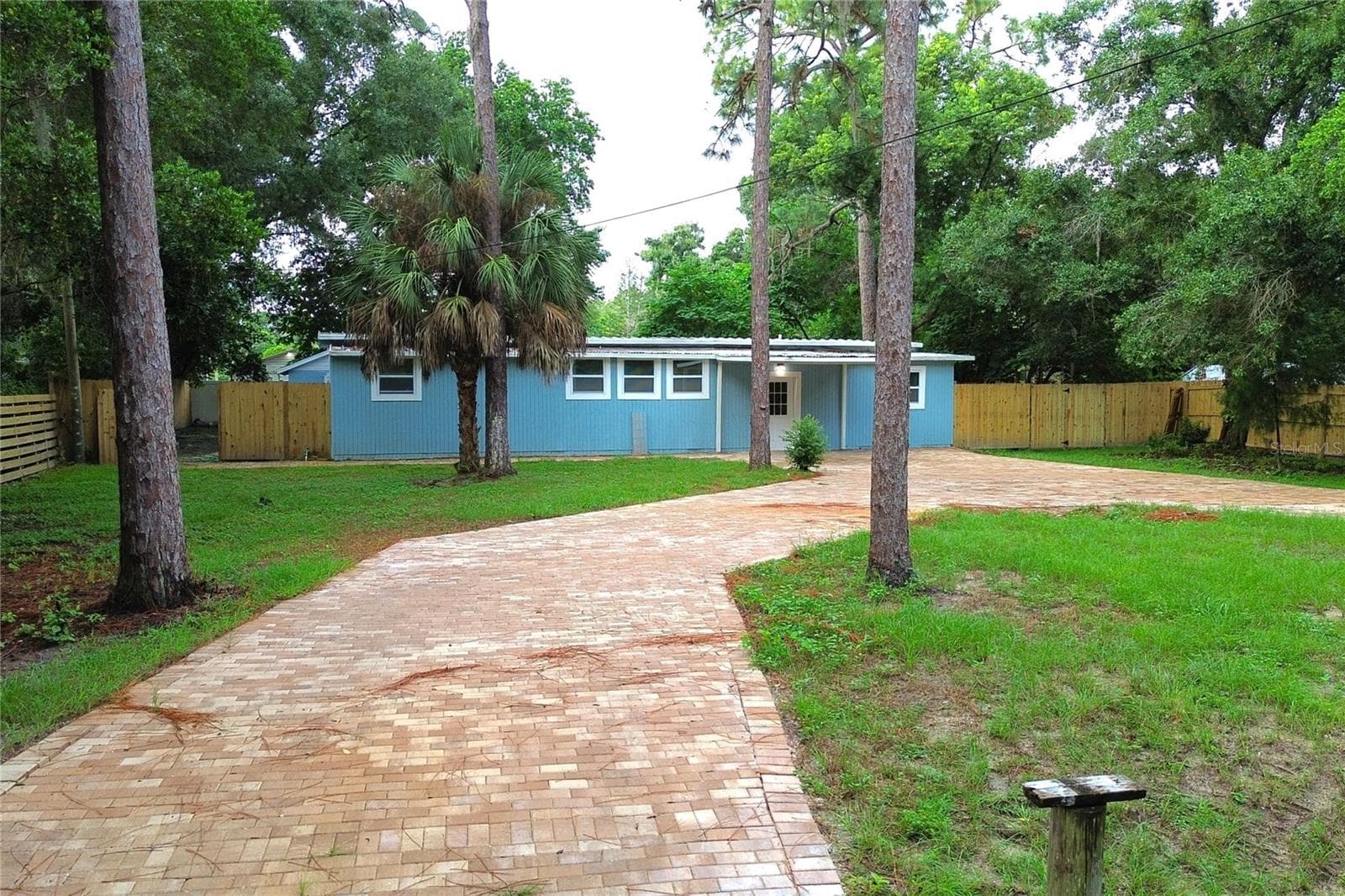 6934 Azlee Ave photo 4