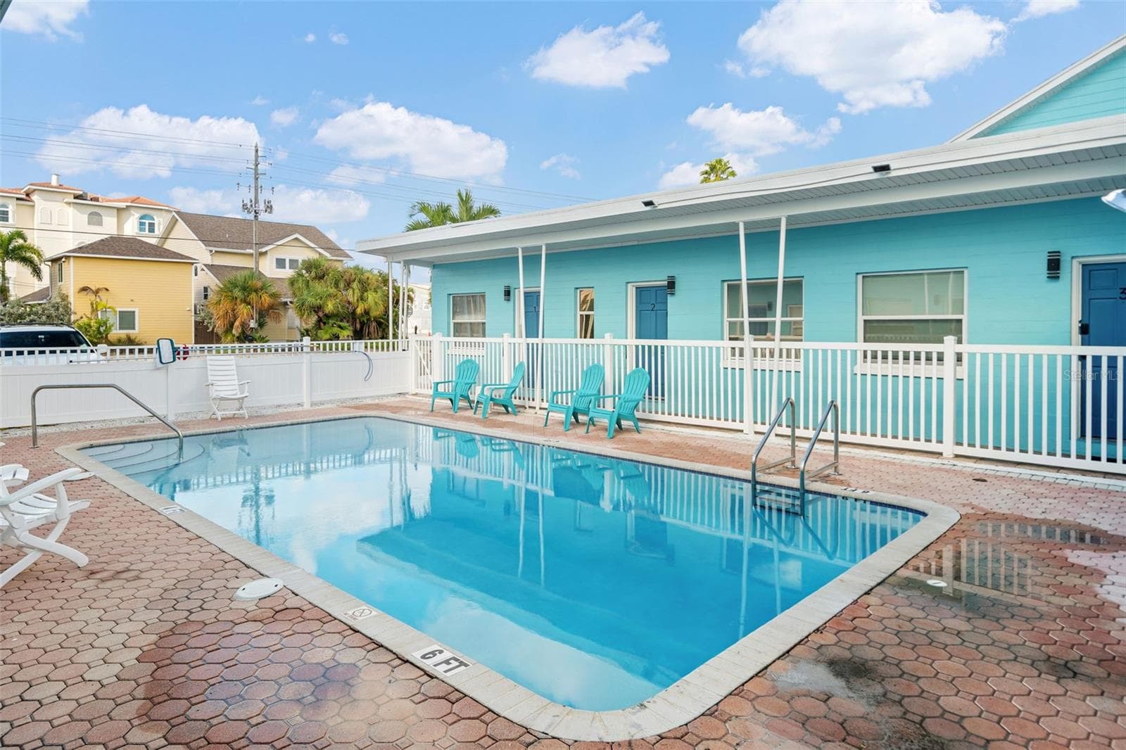 13343 Gulf Blvd #B5 photo 3
