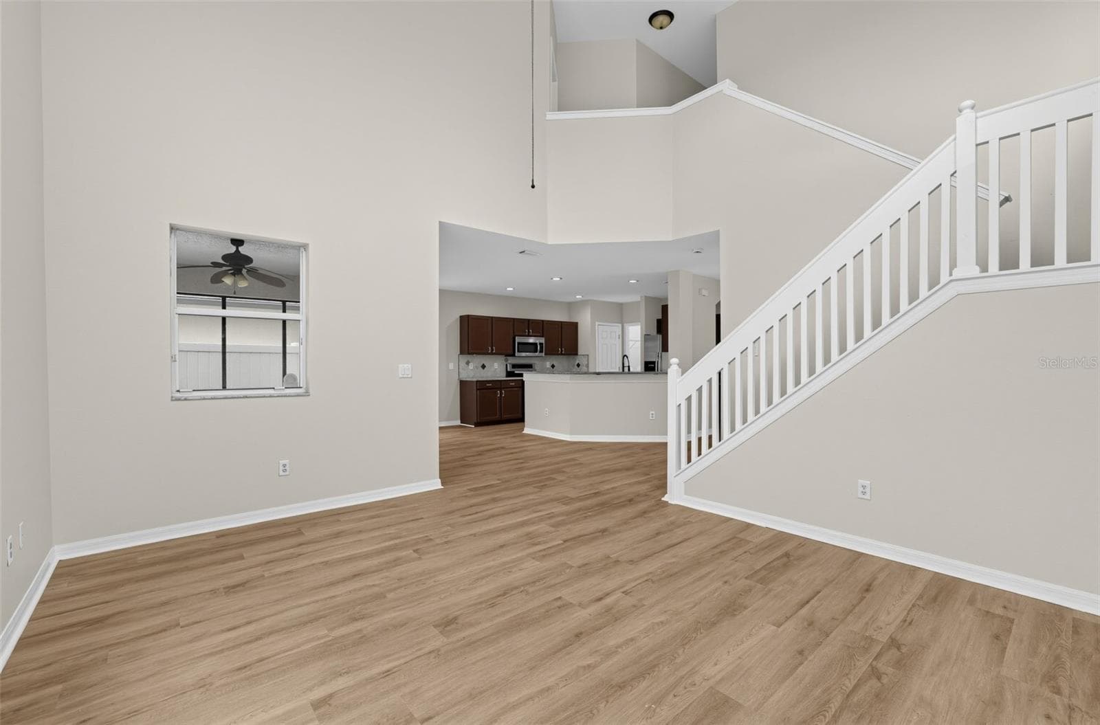 7876 Carriage Pointe Dr photo 4