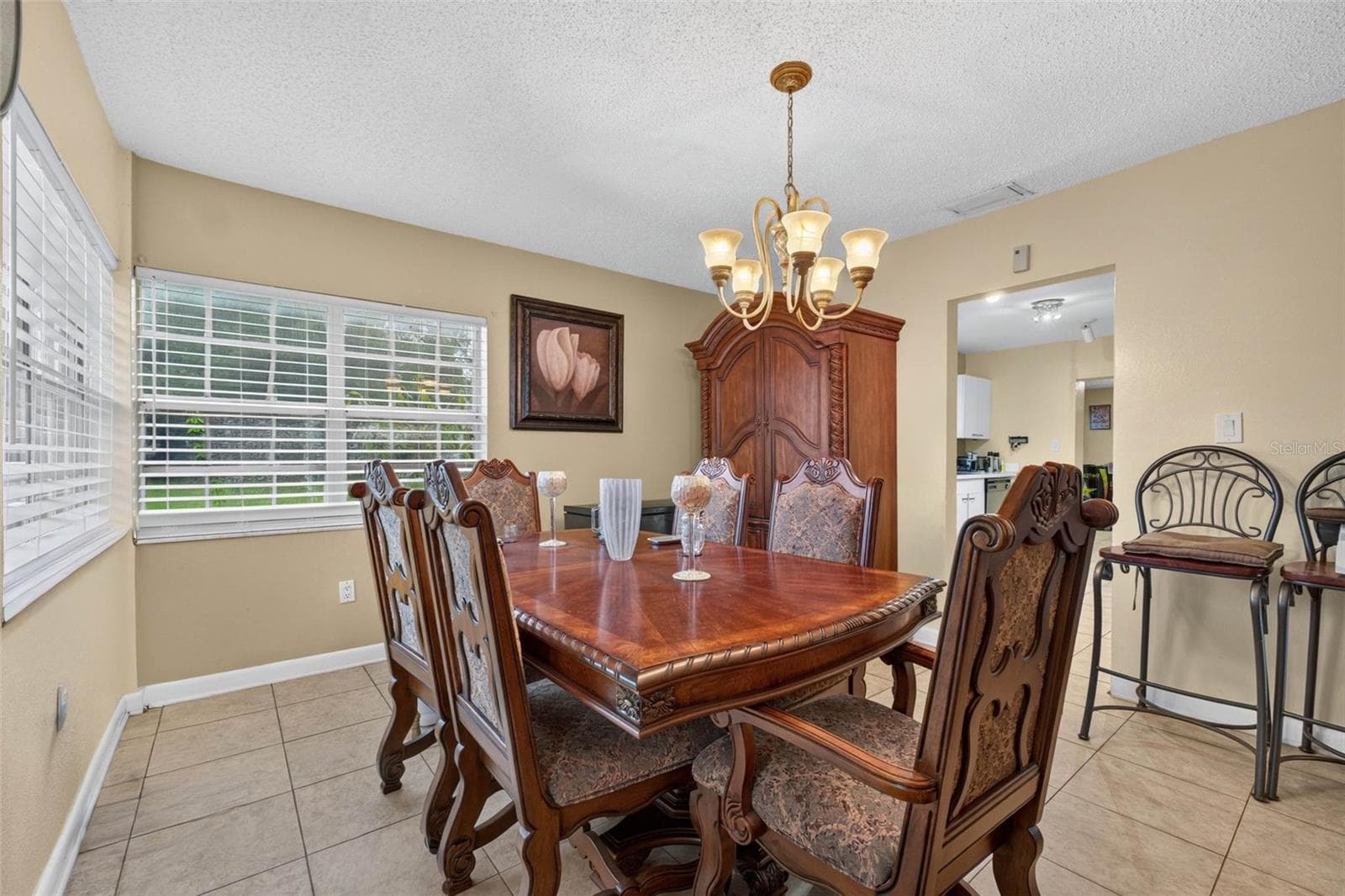 1302 E Sligh Ave photo 4