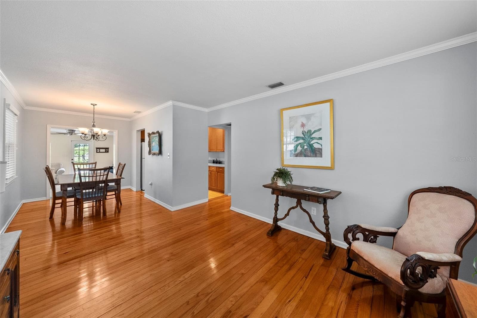 3823 W Tacon St photo 5