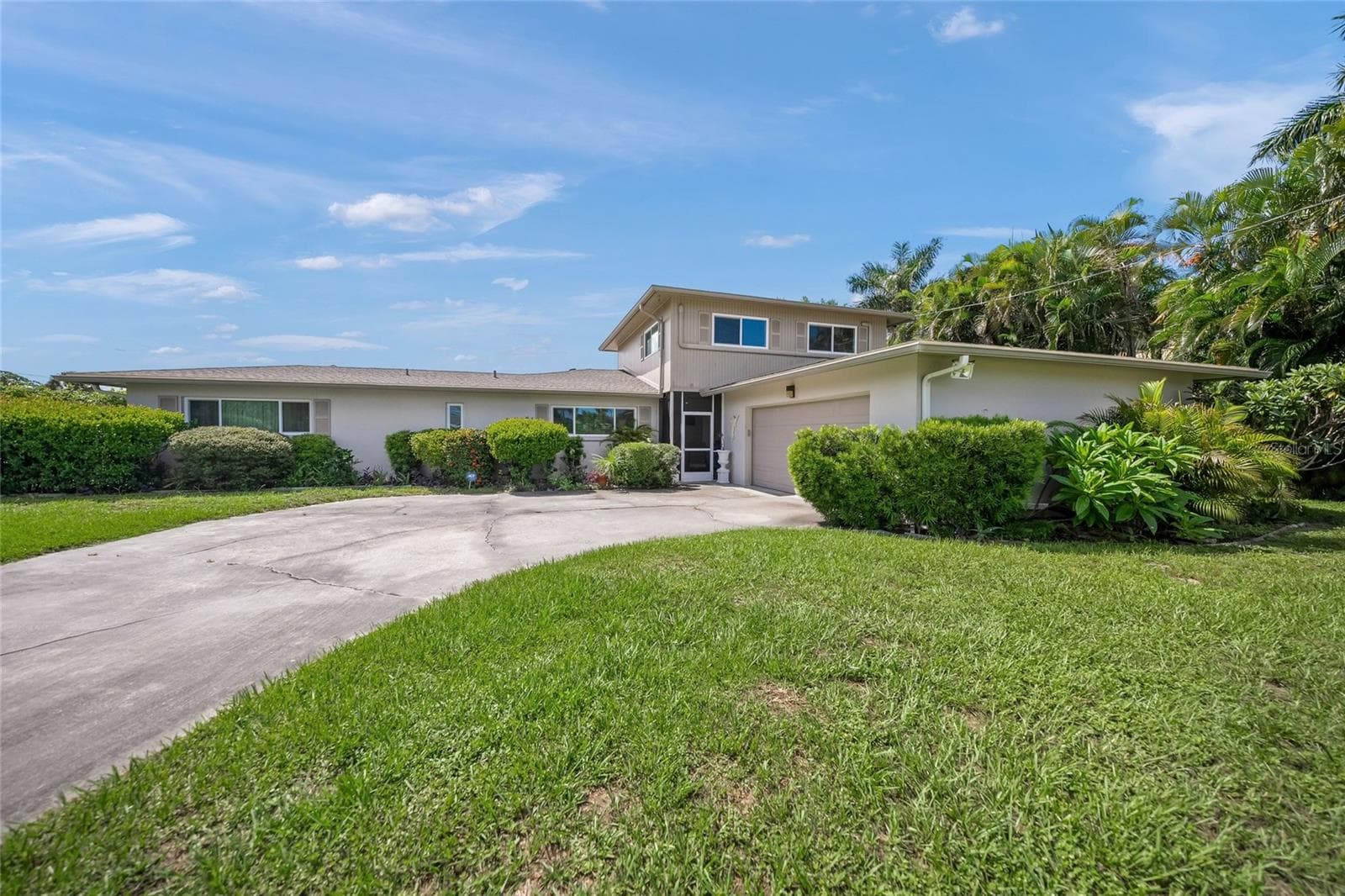 1820 Stanford Ln photo 2