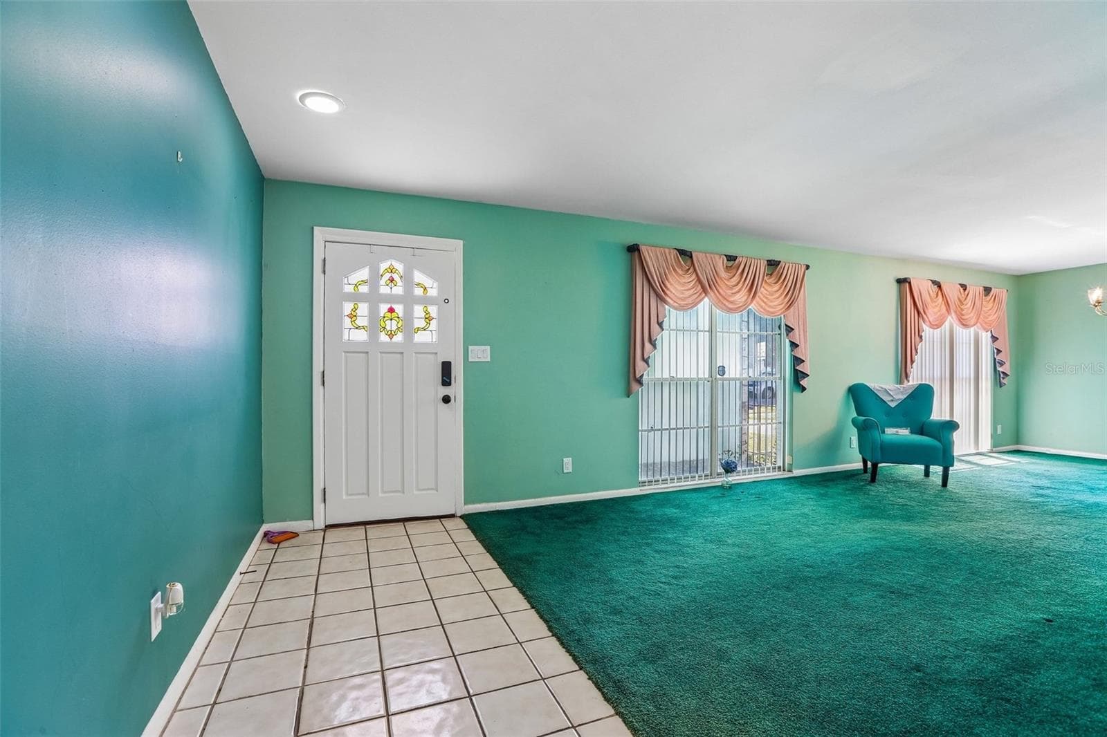 6714 Gateway Dr photo 3