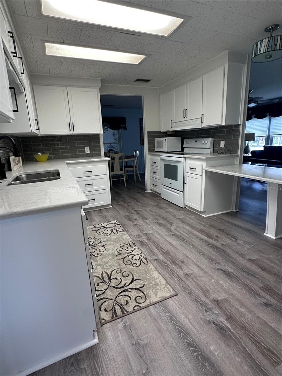 1100 Belcher Rd S #523 photo 4