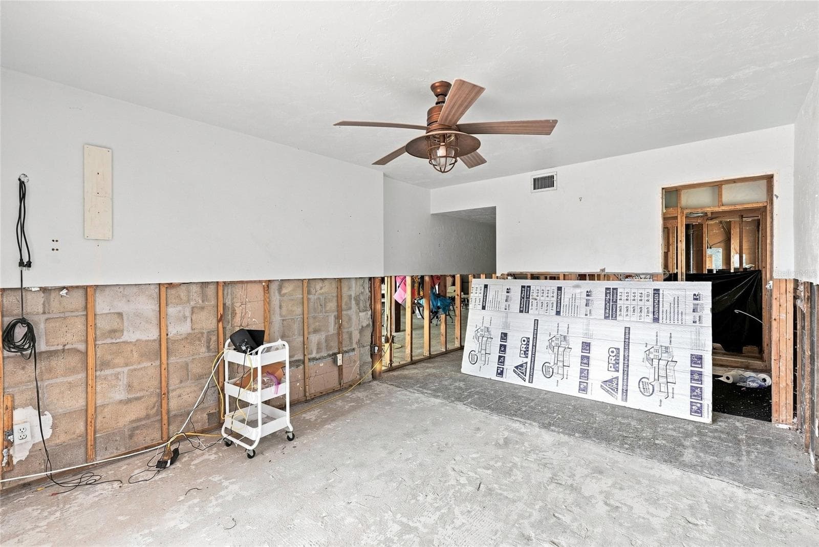 639 Normandy Rd photo 5