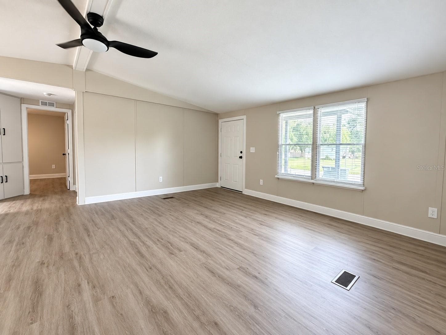 4808 Rollinglen Loop W photo 3
