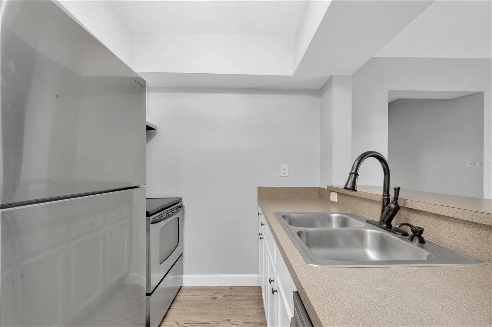 406 W Cedar St #403 photo 5