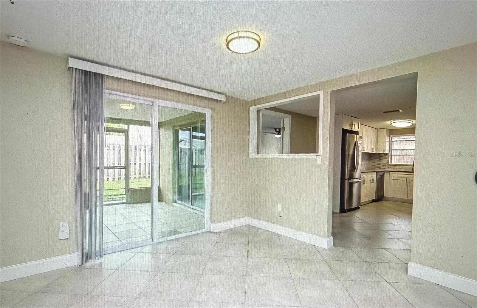 7405 Oakshire Dr photo 2
