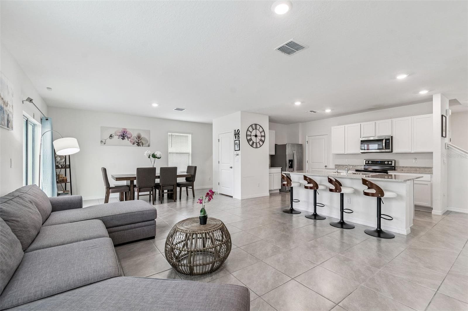 5667 Chorleywood Ln photo 5