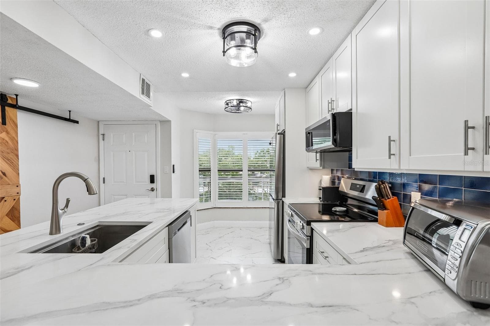 1332 Pasadena Ave S #207 photo 4