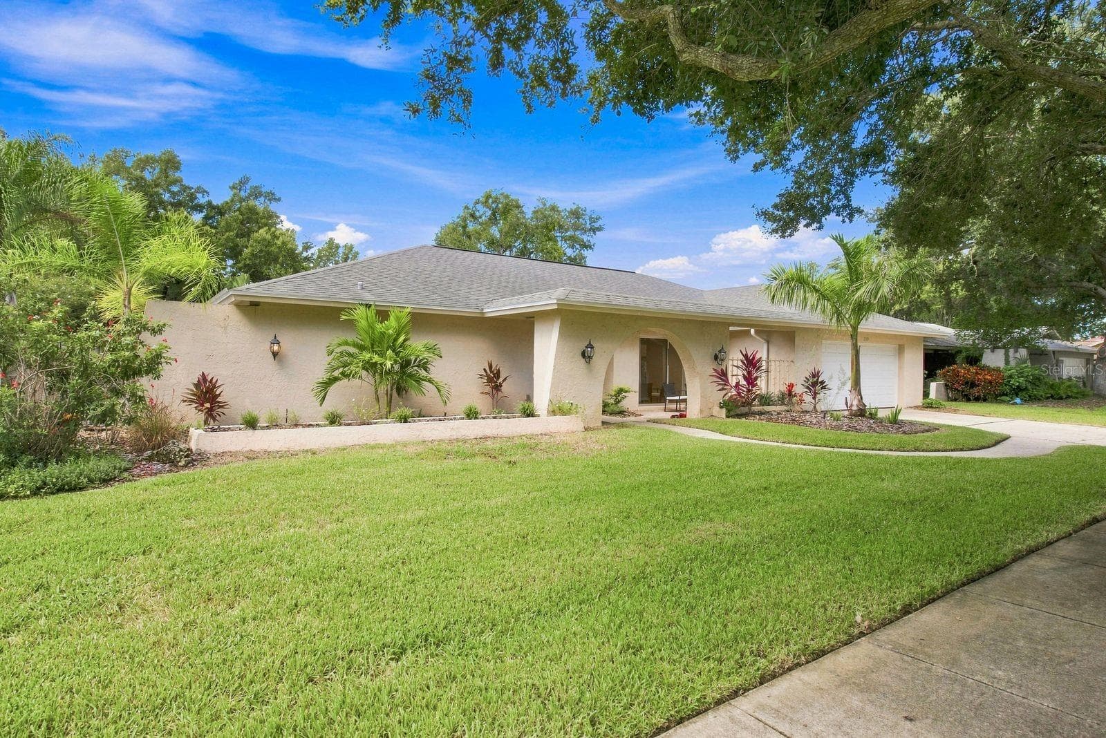 2761 N Westchester Dr N photo 3