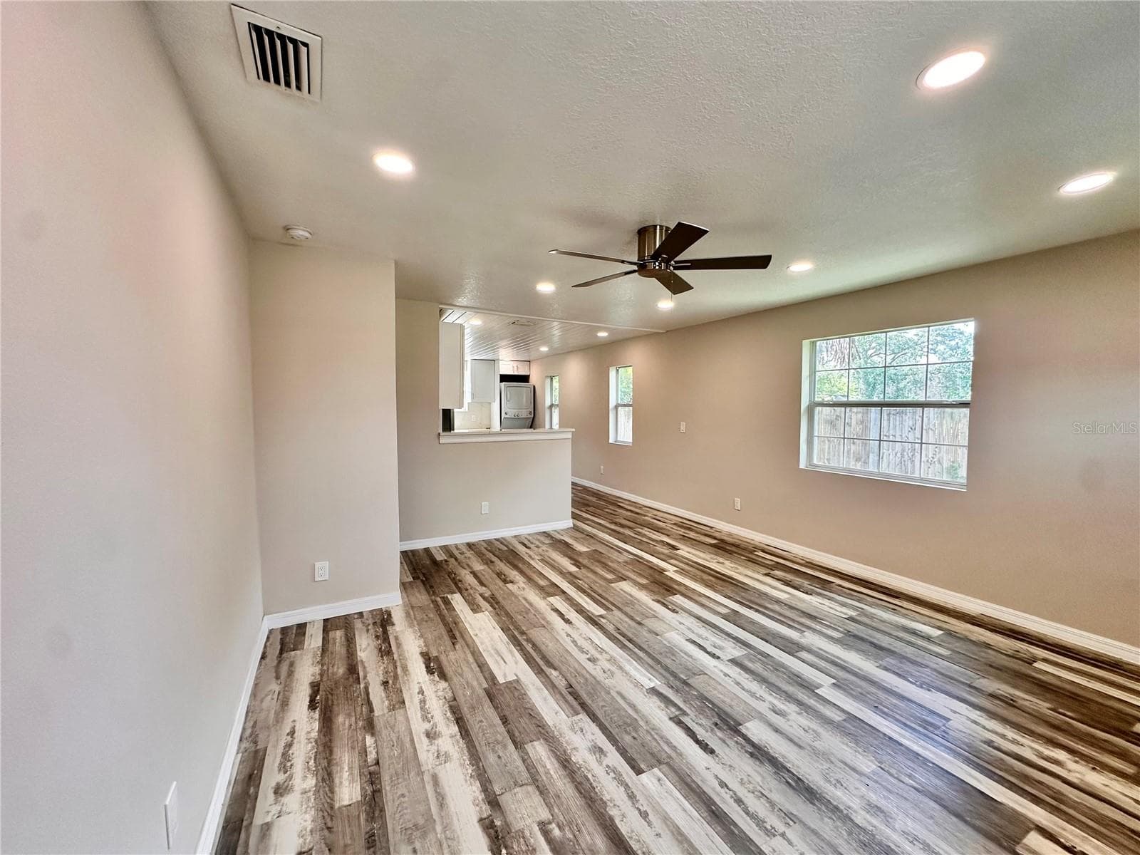 8517 N Highland Ave photo 2