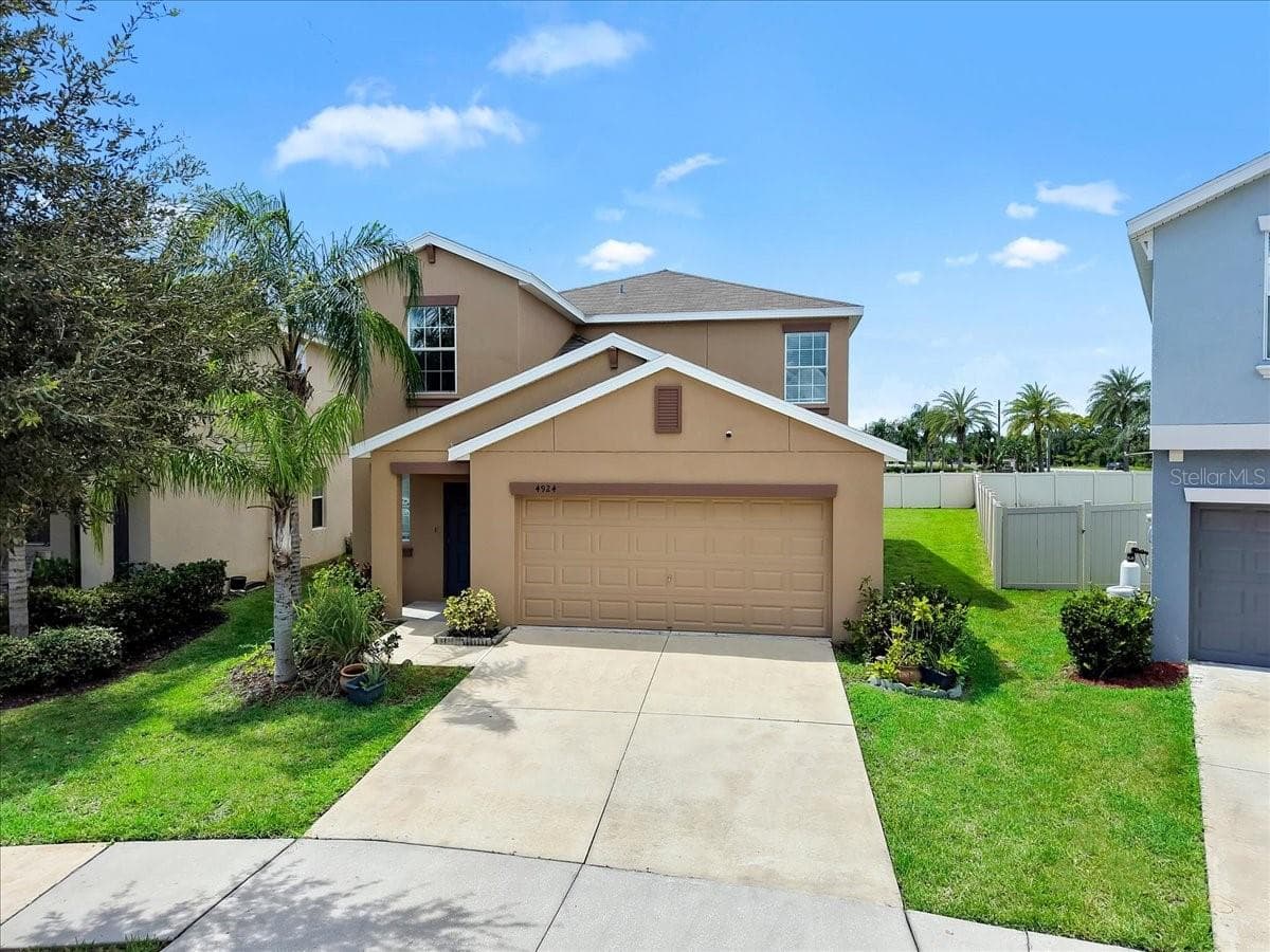 4924 Reflecting Pond Cir photo 3