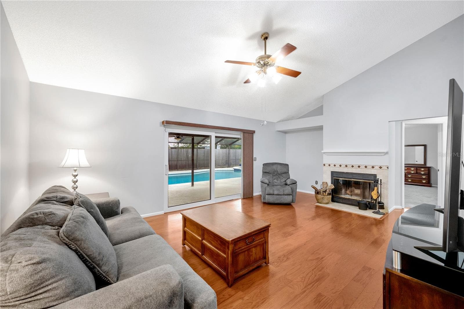 1418 Shell Flower Dr photo 3