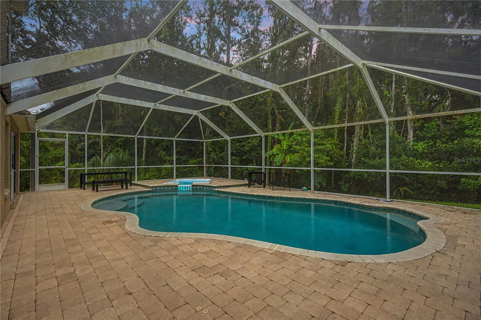 212 Arbor Woods Cir photo 2