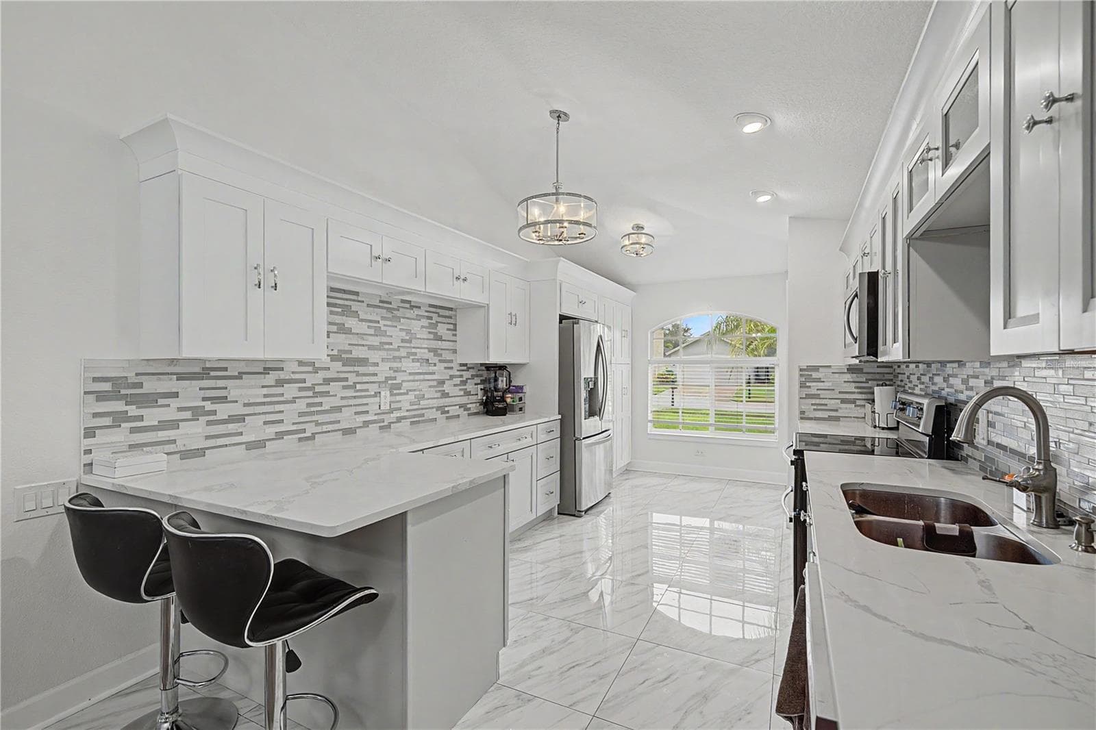 212 Arbor Woods Cir photo 4