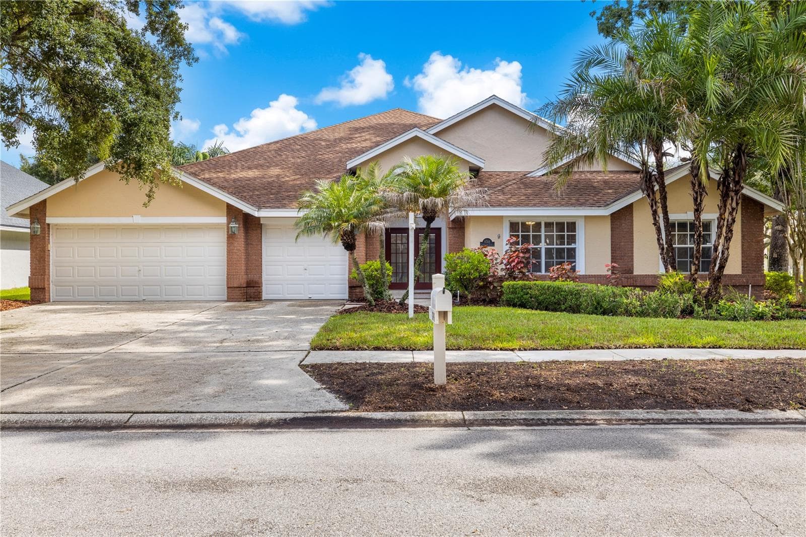 8746 Tantallon Cir photo 3