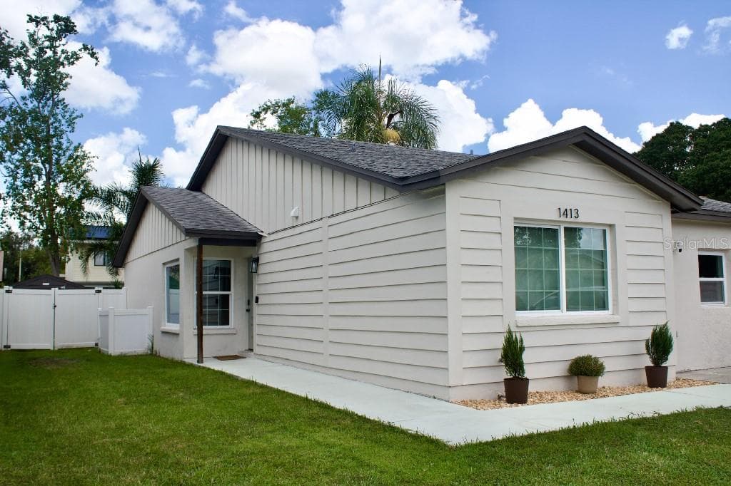1413 Bramblewood Dr photo 2