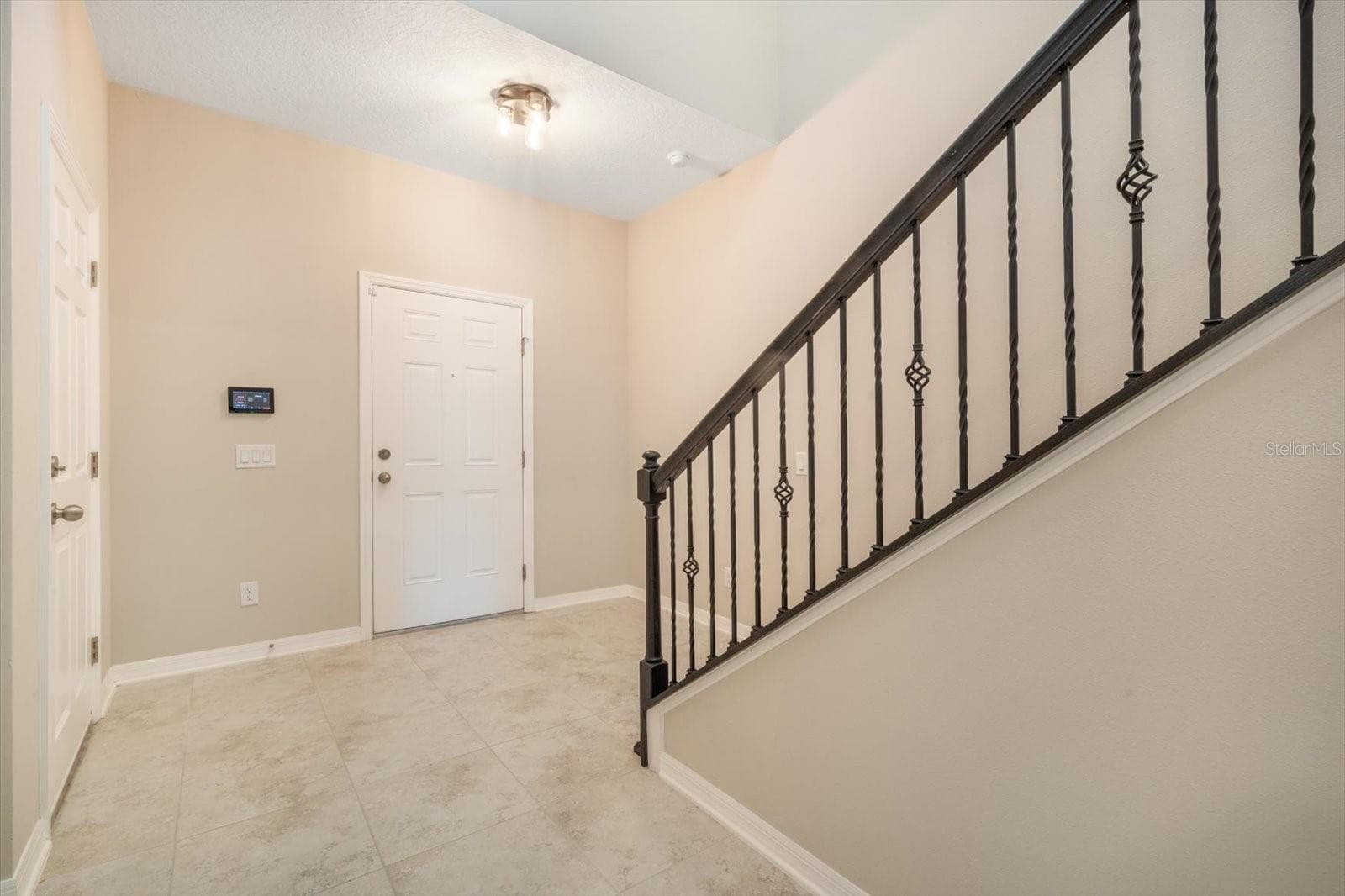 2882 Autumn Rock Dr photo 3