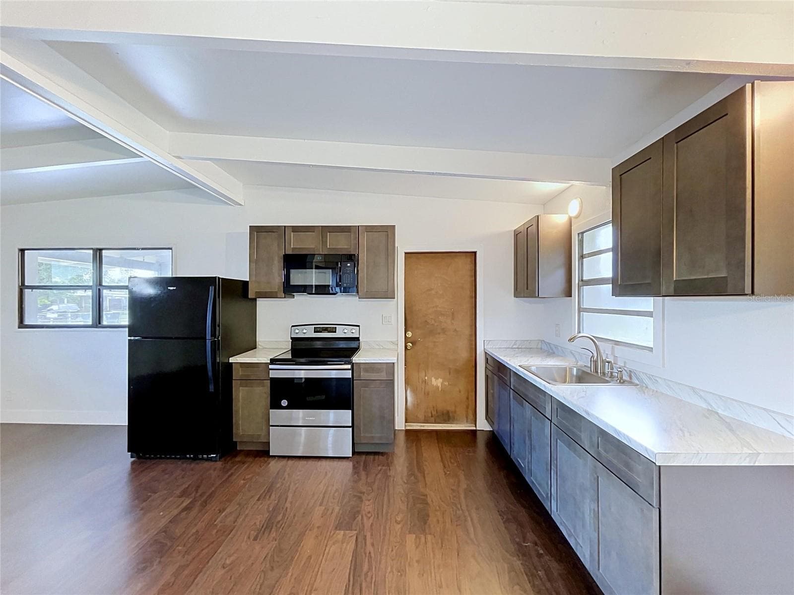 1310 Warrington Way photo 4