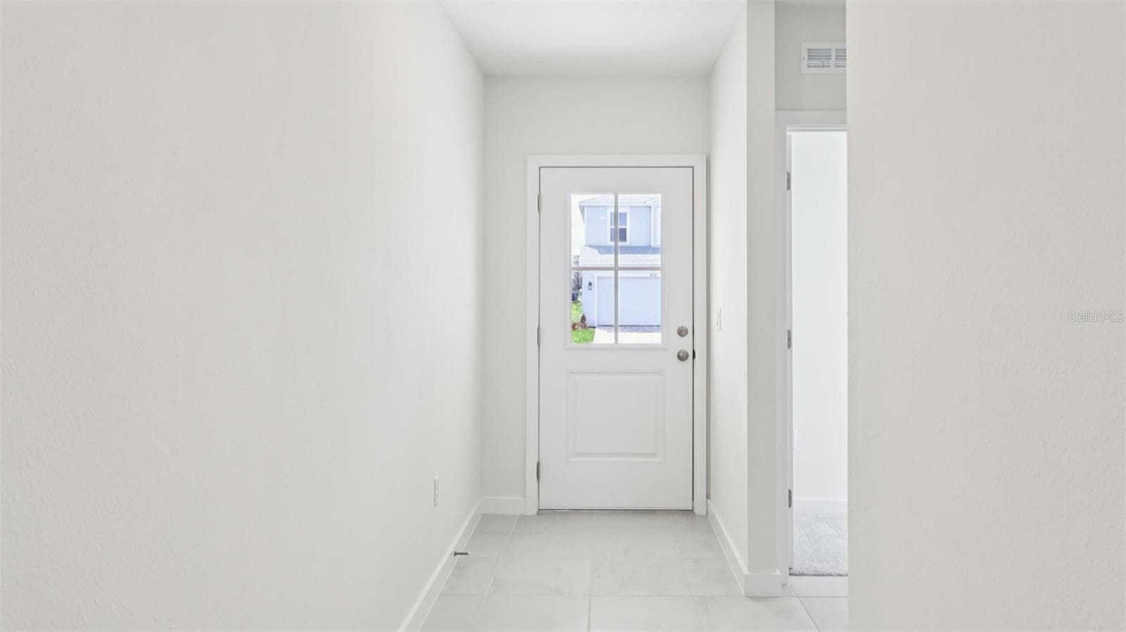 815 Andrew St photo 2