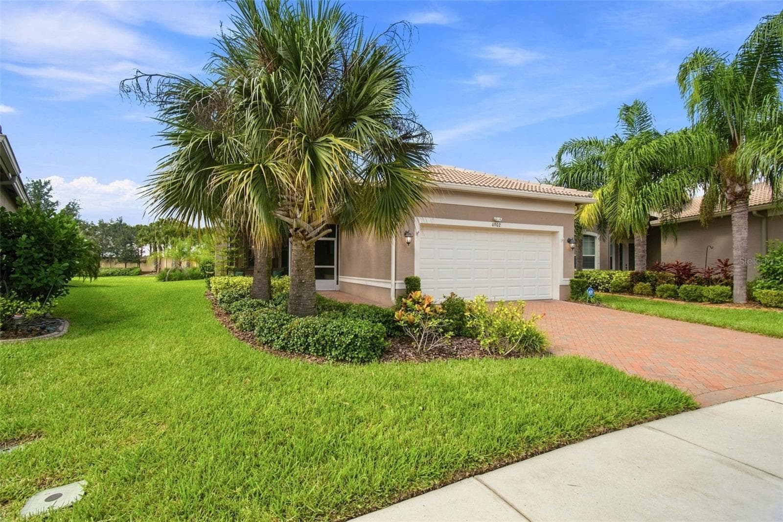 4902 Sandy Glen Way photo 2