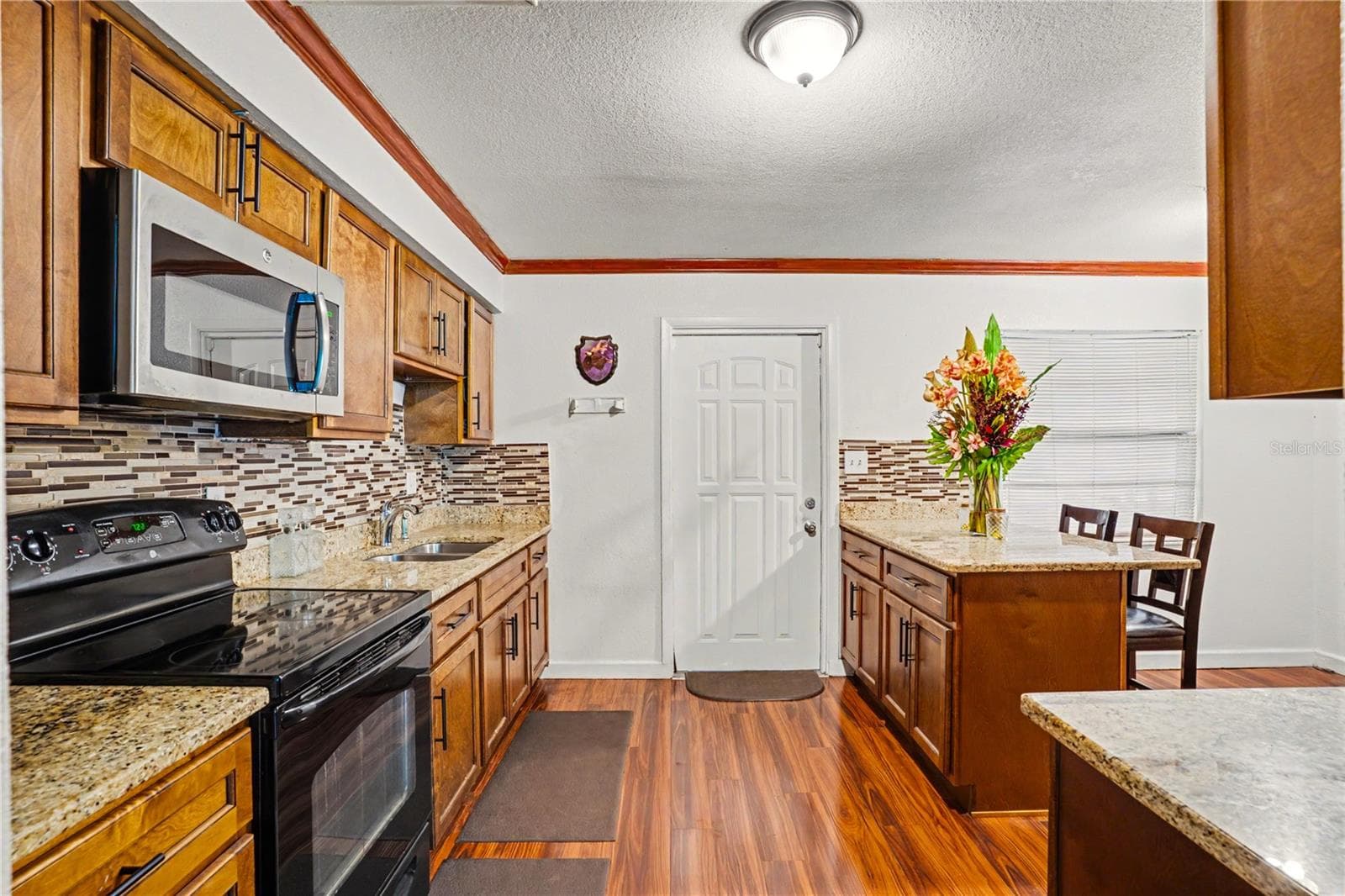 2422 Berry Rd photo 3