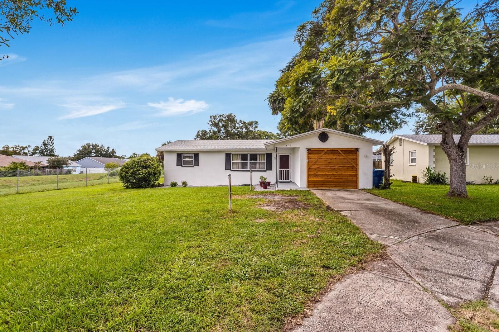 407 Ocean CT photo 2