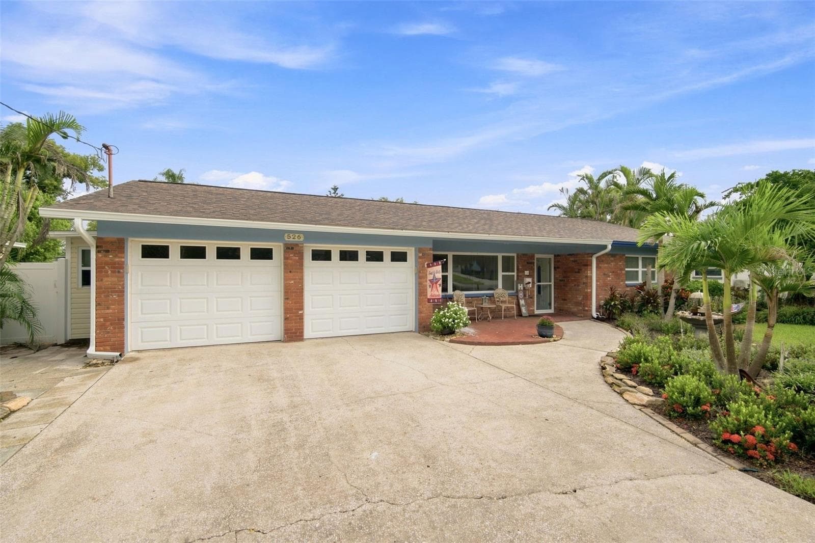 526 S Larry Cir photo 3