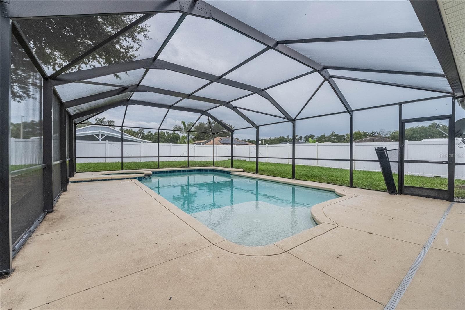 763 Barrister Dr photo 4