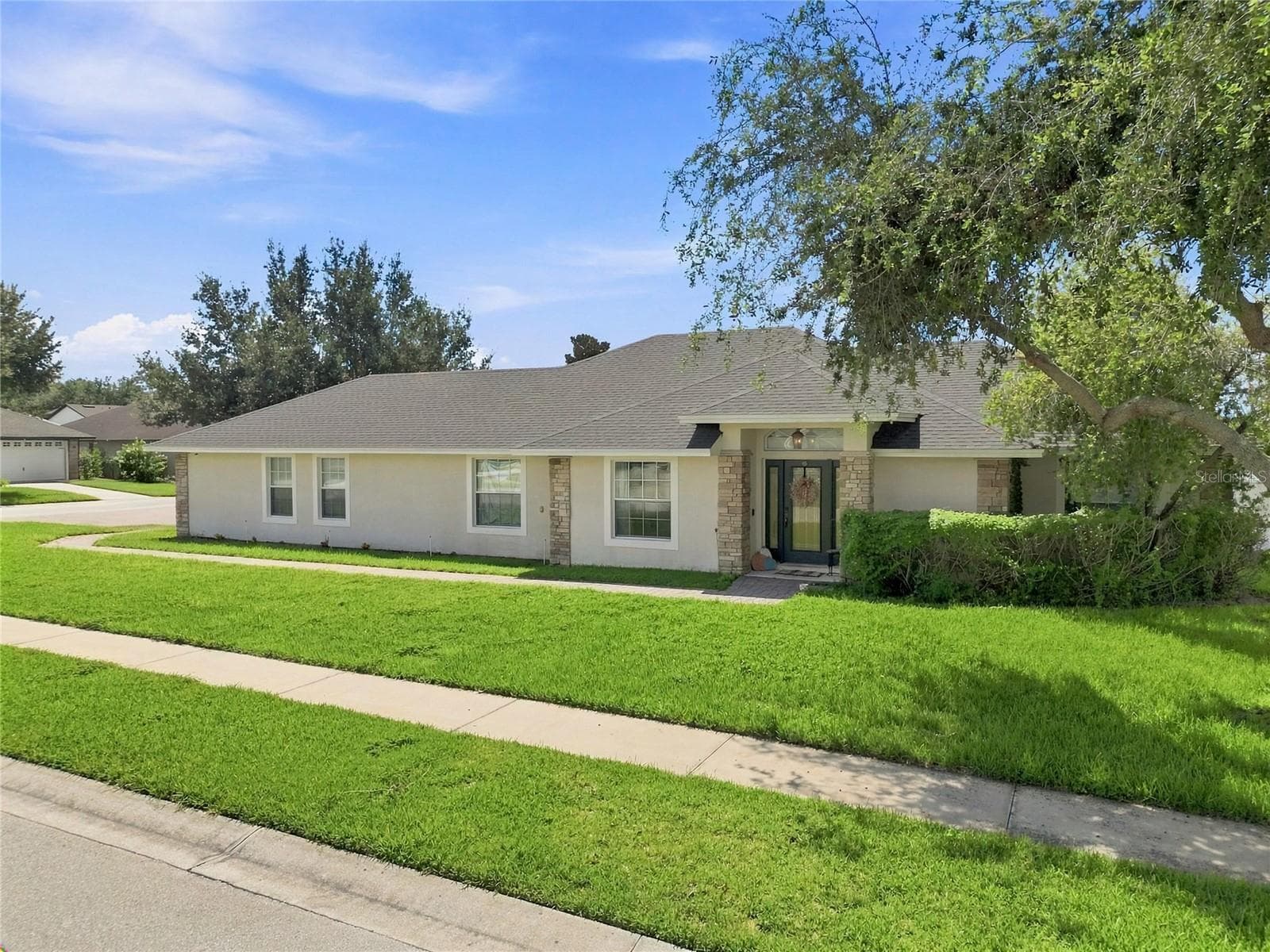 304 Bentley Oaks Blvd photo 4