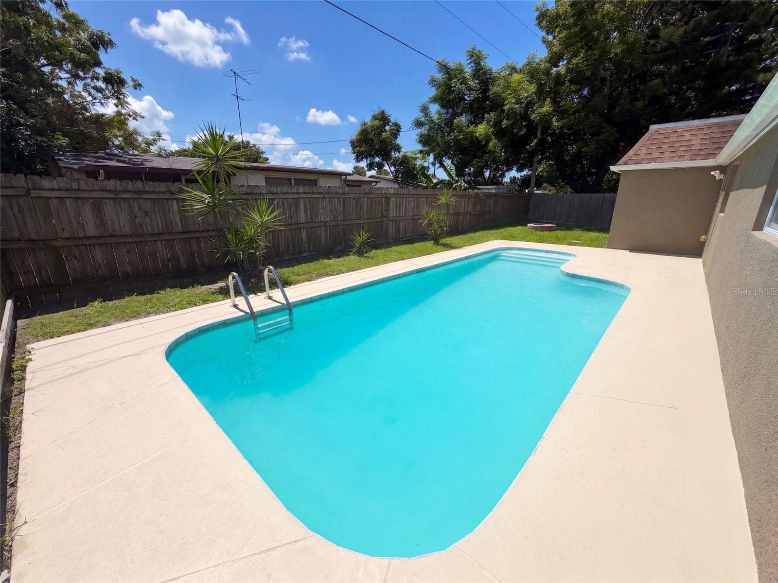 5324 Reef Dr photo 2