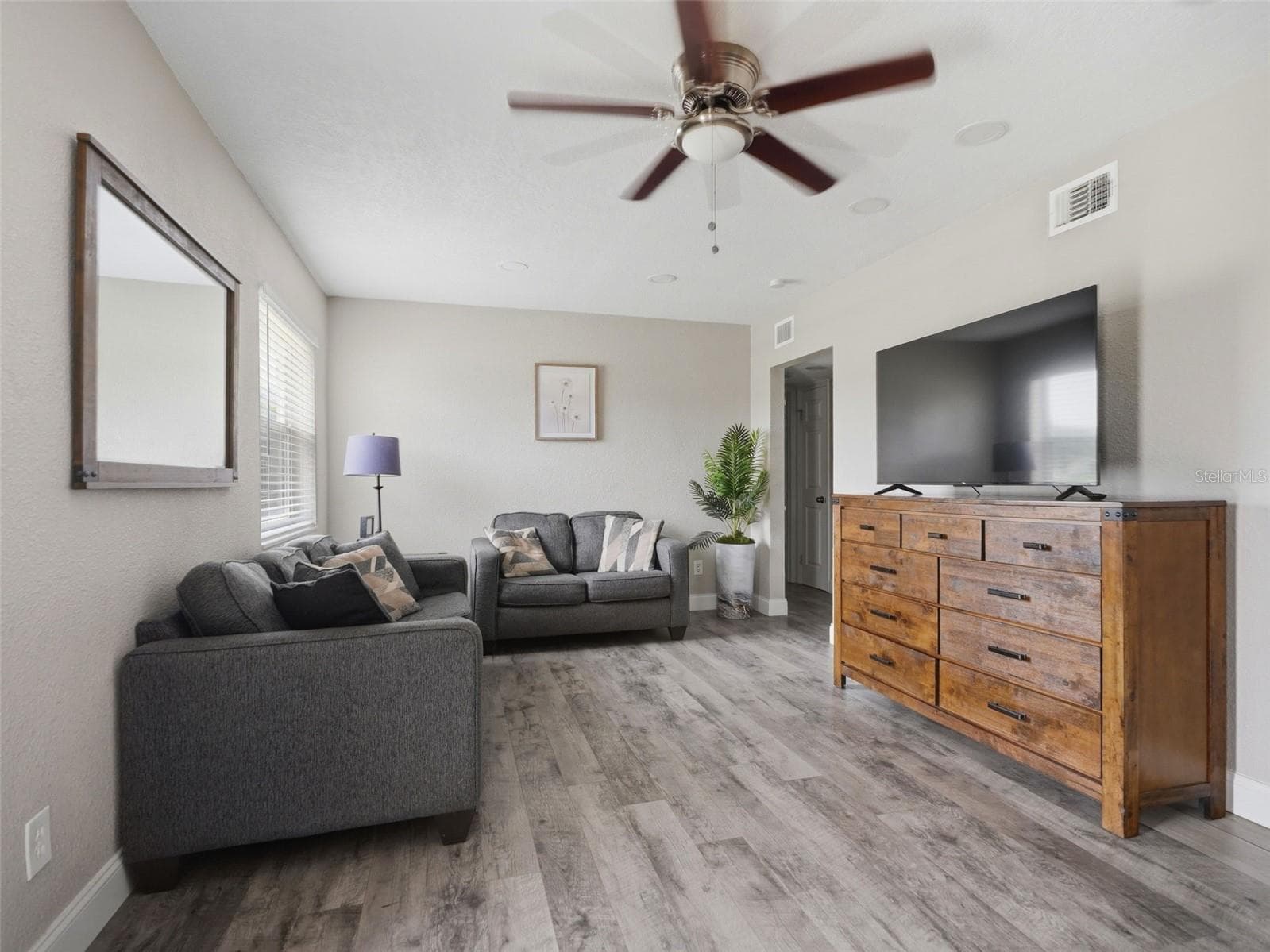 6366 Talbot Cir photo 4
