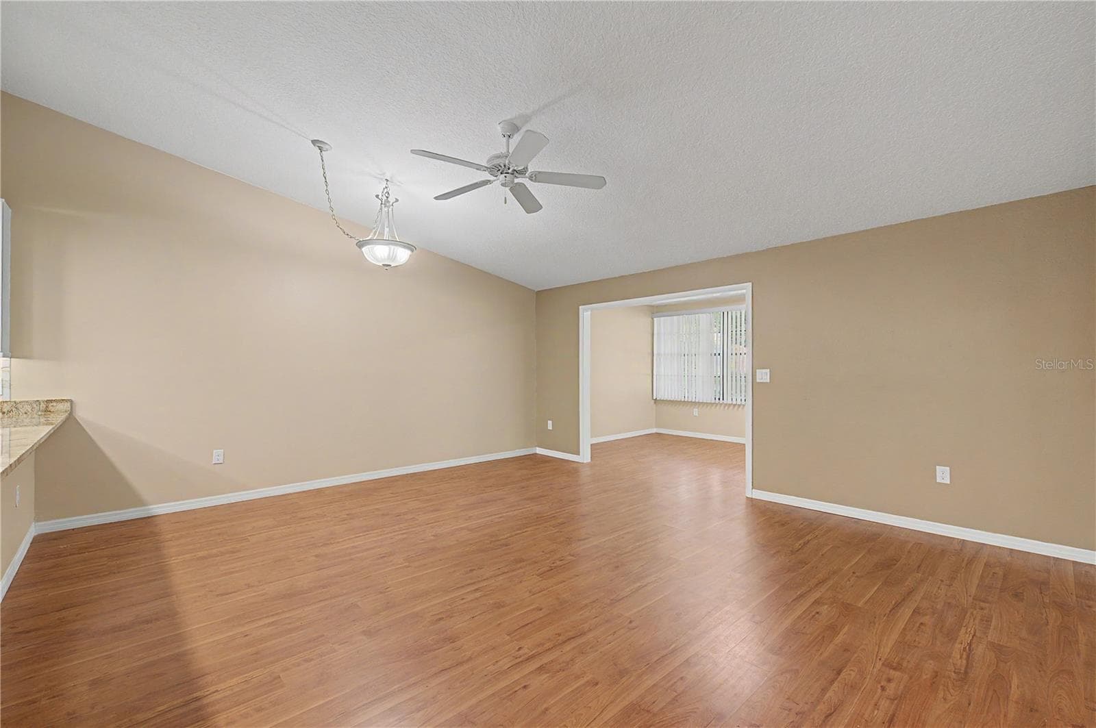 1302 Golfview Dr photo 3
