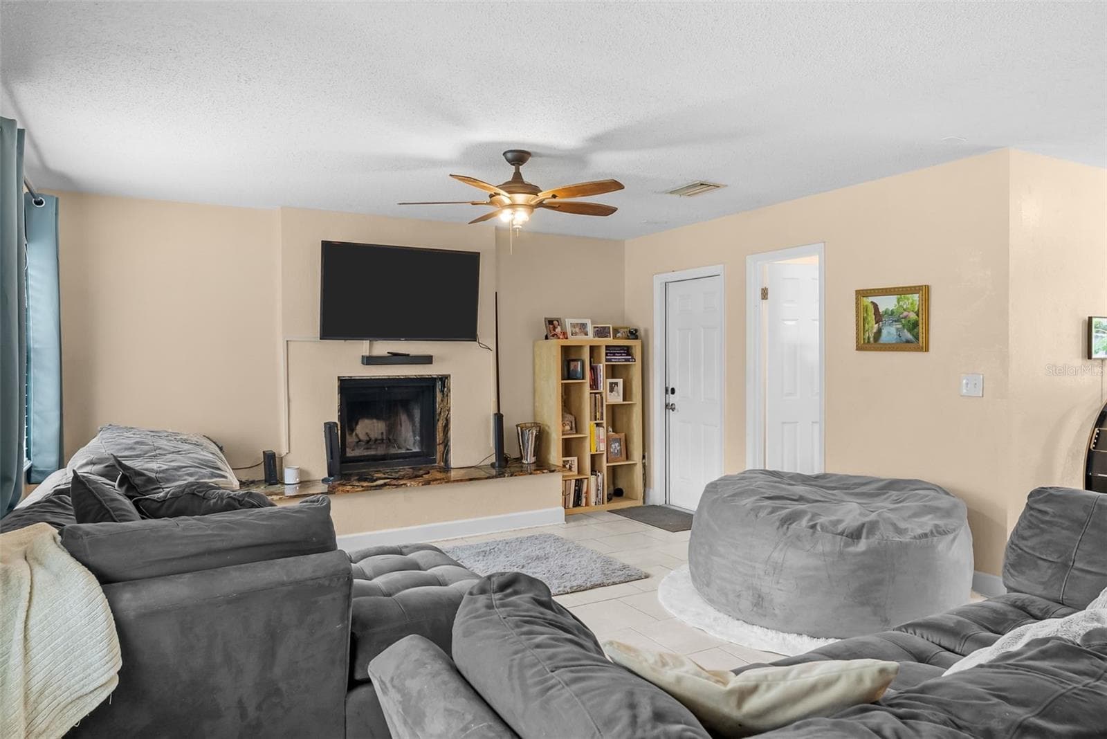 11199 Temple Ave photo 4