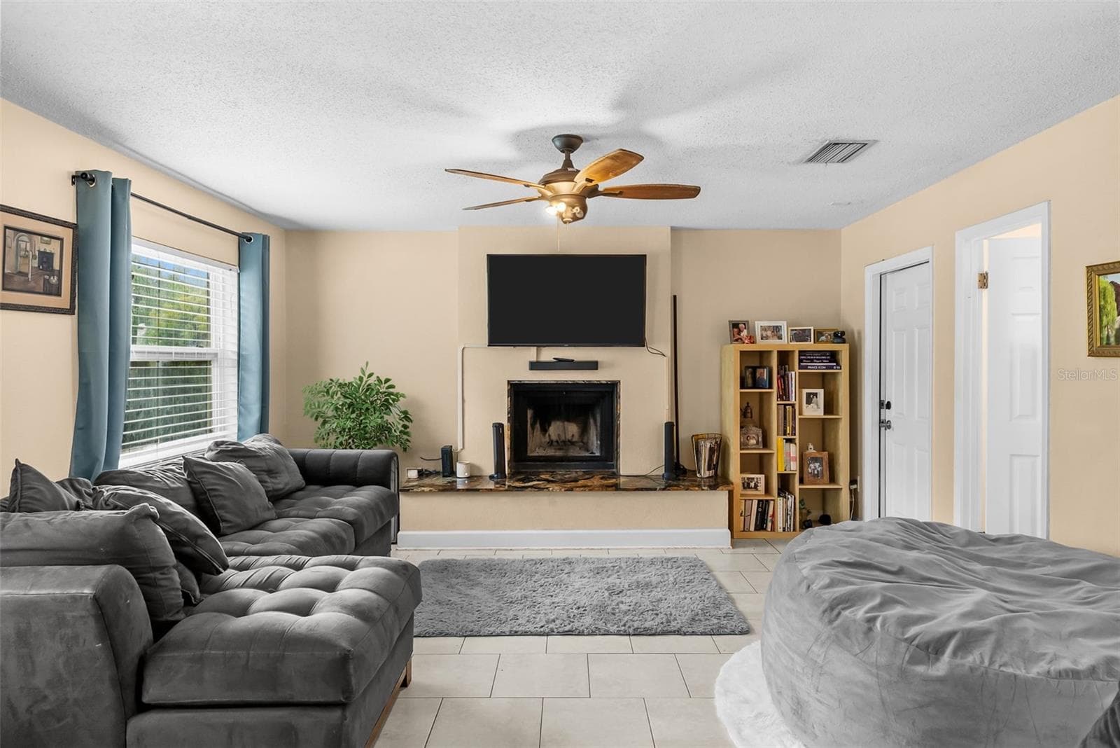 11199 Temple Ave photo 5