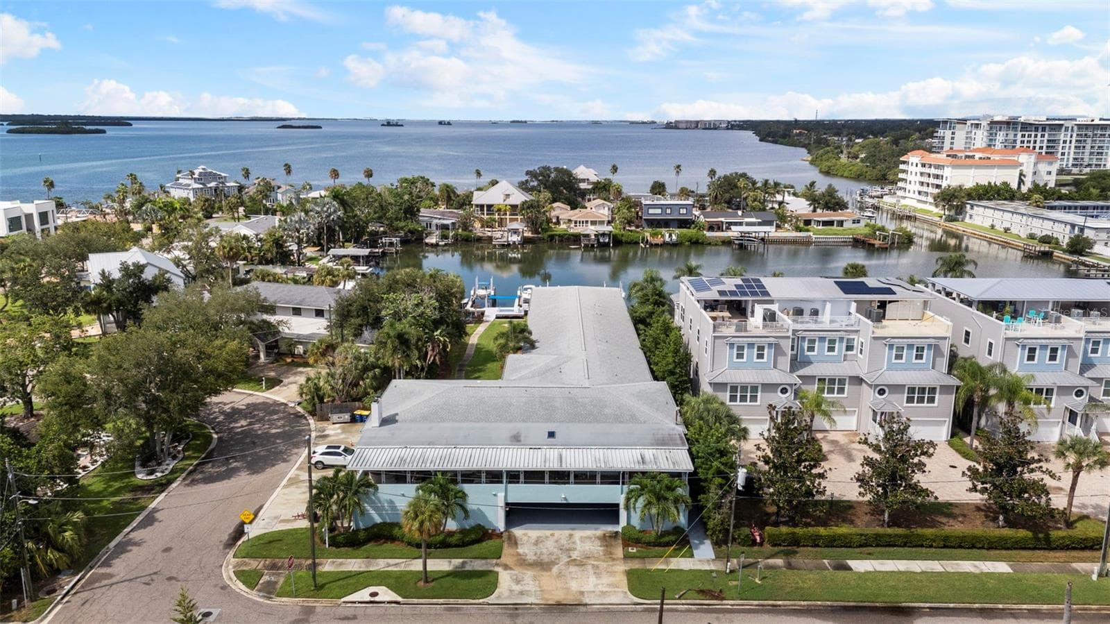 300 Venetian Dr #1 photo 2
